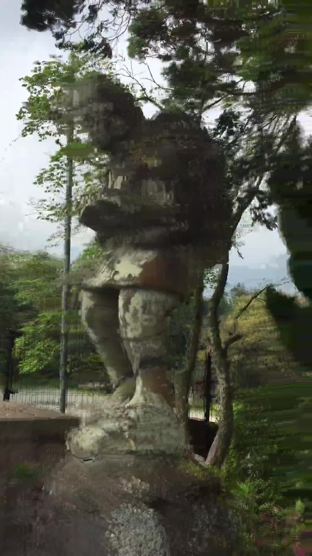 学校たんけん③（石のおきものをさがせ！）