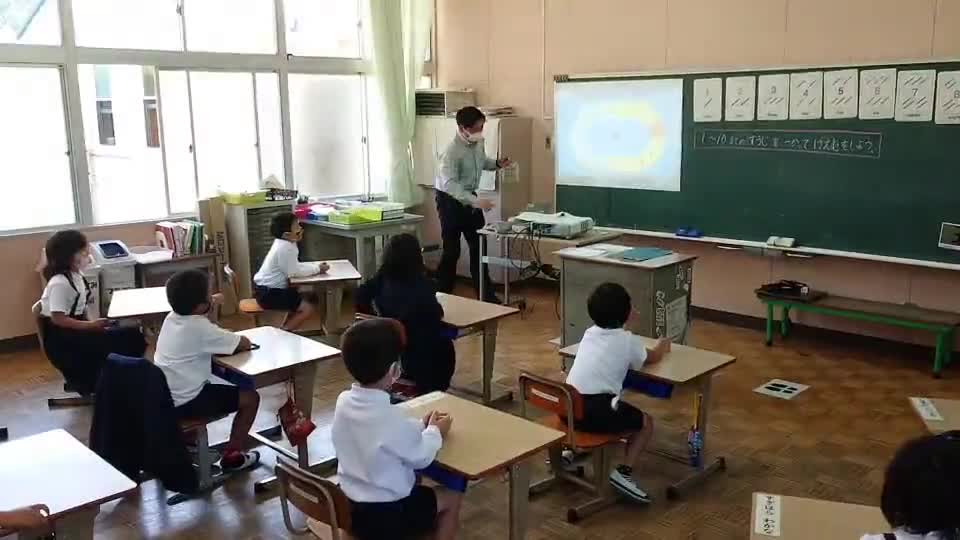 ごしょチューブ《R3-10》１年「外国語活動～教頭先生と一緒」