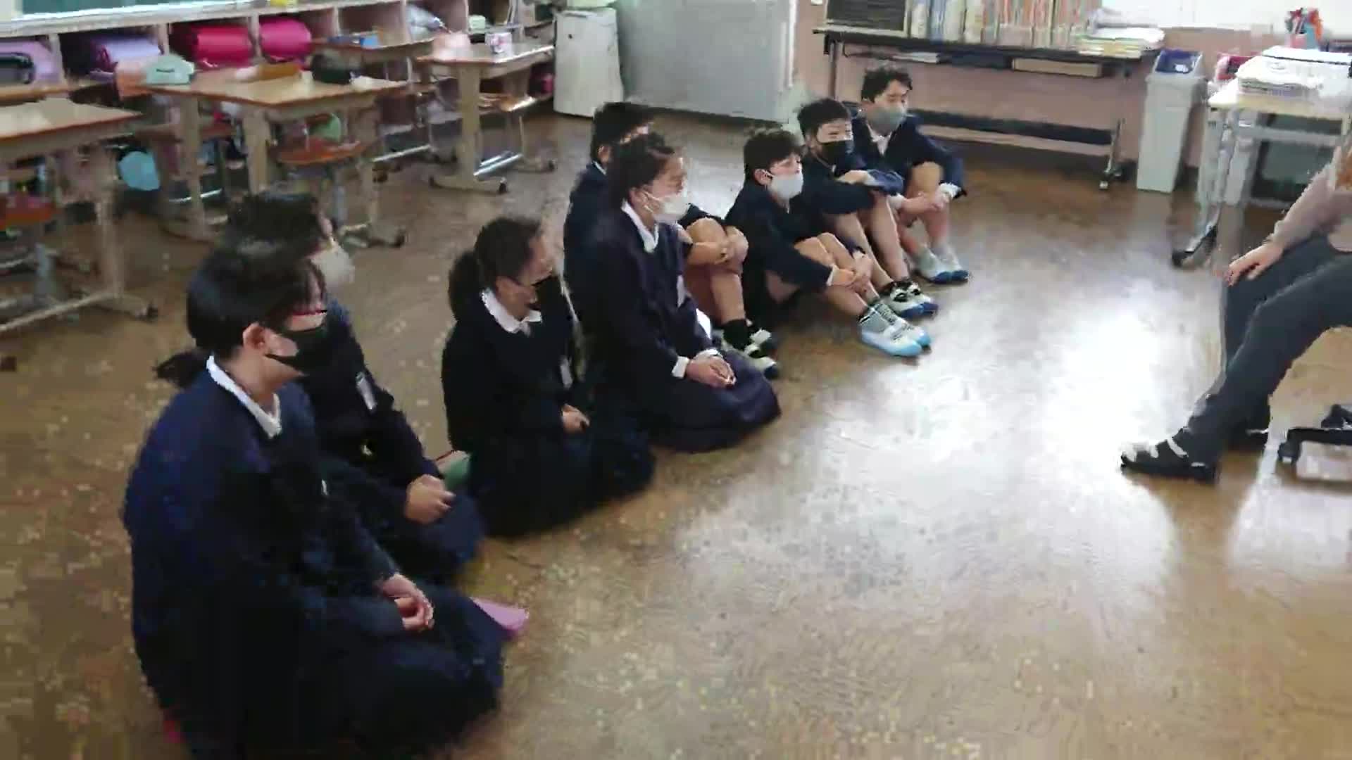 「６年読み聞かせ～田島先生」ごしょチューブ《R3-257》