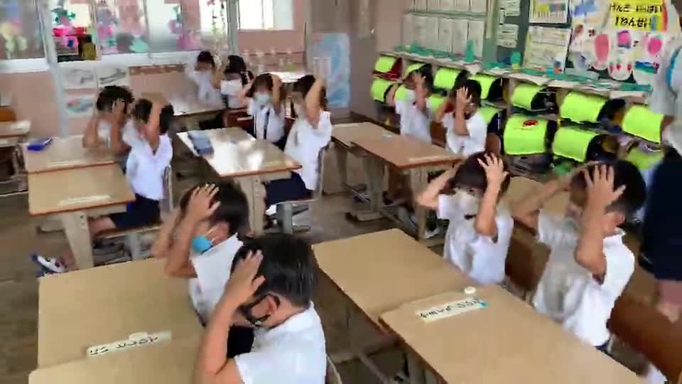 １年生　外国語　ライアン先生とキーワードゲーム