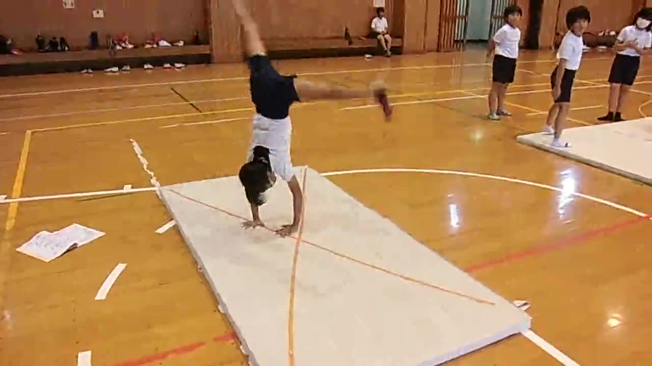 「４年体育～マット運動⑤側転」ごしょチューブ《R3-188》