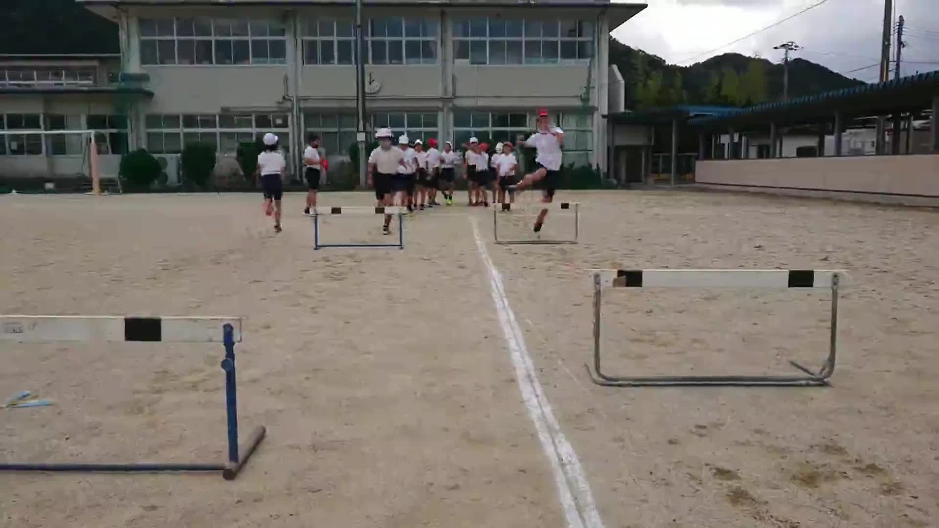 「４年体育～ハードル走」ごしょチューブ《R3-251》