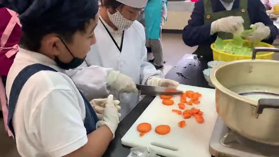 「４年非常食調理実習①」ごしょチューブ《R3-231》