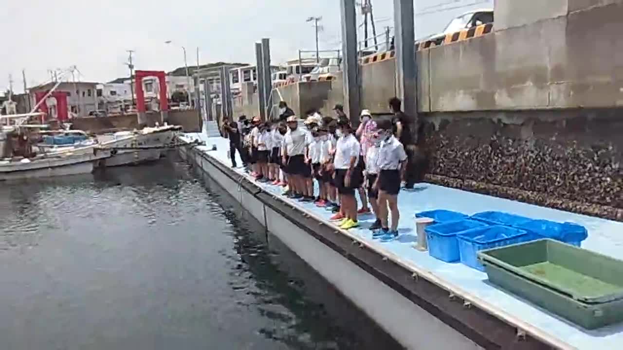 ごしょチューブ《R3-56》学校代表「クルマエビ稚魚放流～エビにエール」