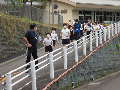 低学年の避難