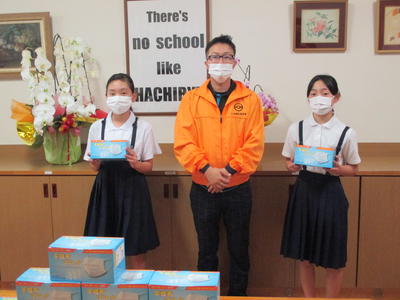 代表して記念写真