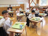 久しぶりの八竜小での美味しい給食