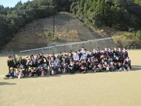 笑顔で記念写真