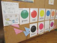 英語で「色」は