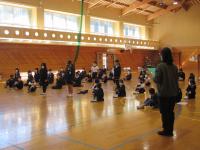 名前を呼ばれて起立