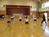 隣との間隔を開けて