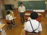 ５・６年生は着座スタイルで脱力