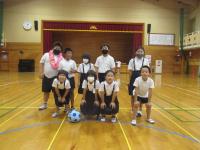 トロフィーとレイを手に入れた３班