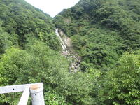 展望所から見た「走水滝」