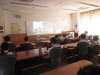 youtubeを視聴する５・６年生