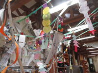 下から見上げると