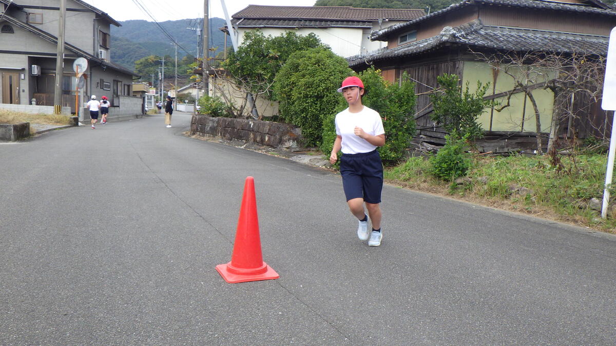 交通指導員の方のおかげで、安全に走れます。