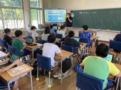 タブレットの使い方を学びました。