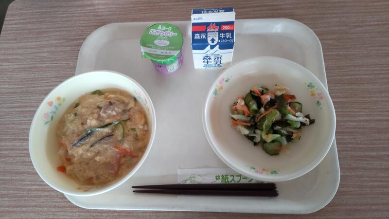 牛乳　おやこどん　やさいのごまだれ　ぶどうゼリー