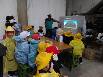 １・２年は森について学んで木工