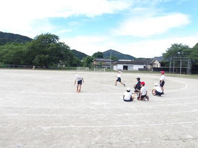 どこまで投げられるか