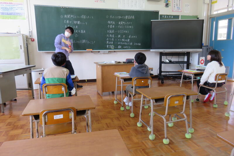 ４年生　社会科の授業です。熊本県について勉強します