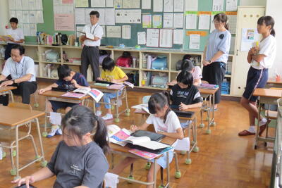 授業の見学、今日は研究授業に参加しています