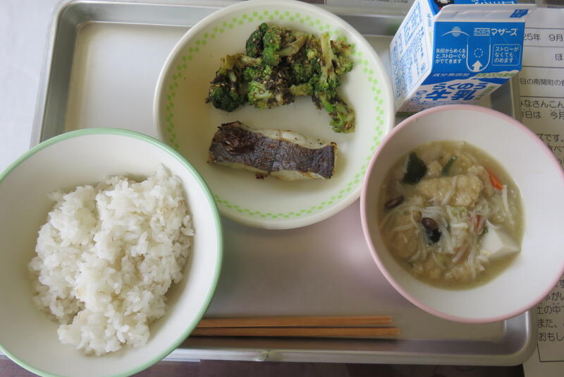 ３日ぶりの給食です。