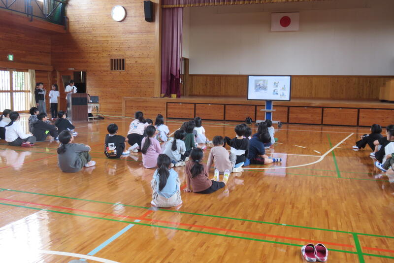 読み聞かせの様子です