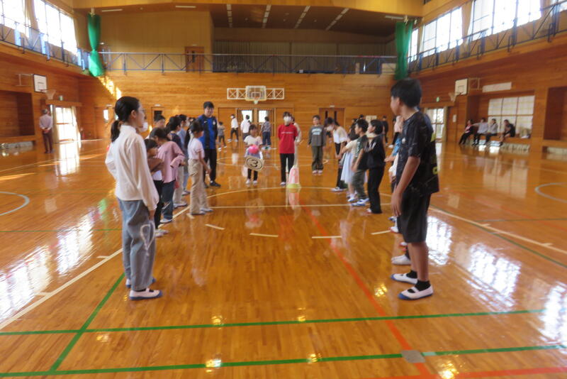 今からドッチボールを始めます