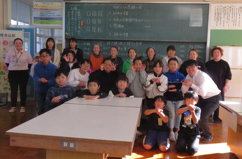 最後にみんなで「餅ポーズ」で記念撮影