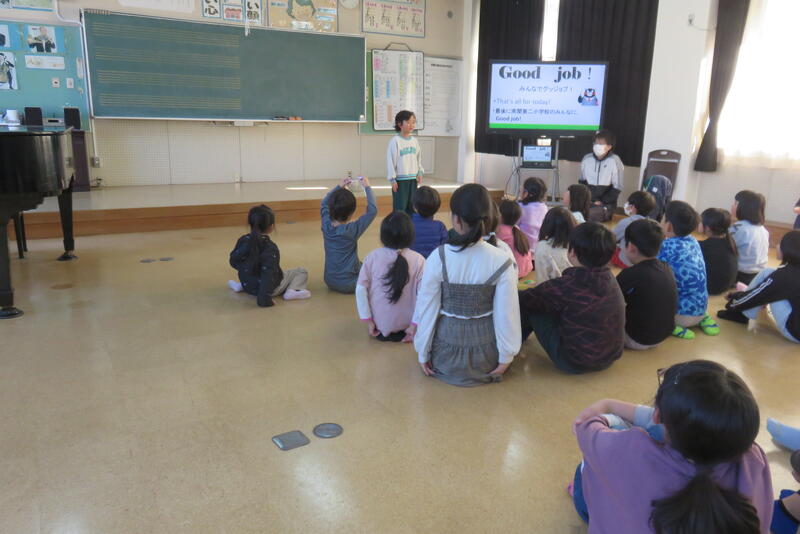 感想発表です「計画委員さんは、英語で話ができてすごいです」