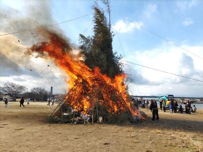 燃え上がる様子