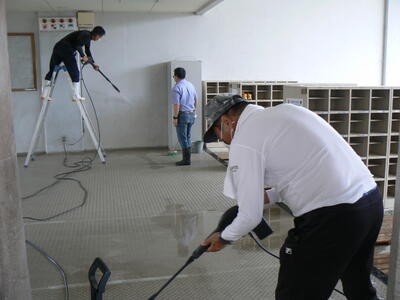 地域ボランティアによる清掃作業