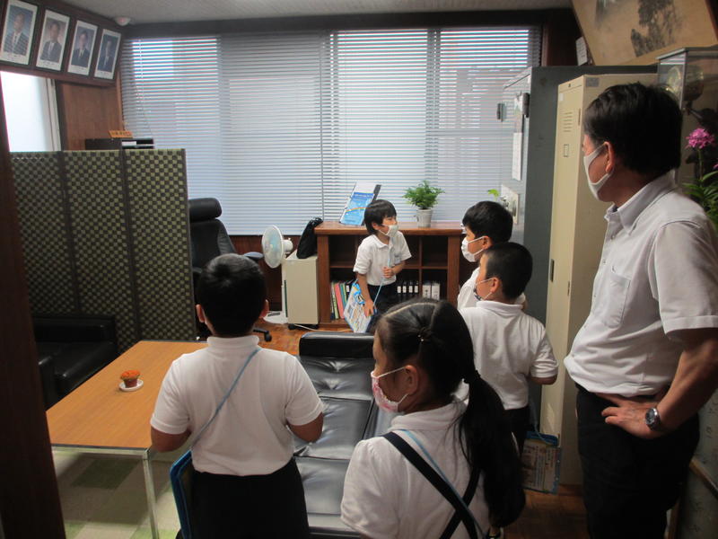 校長室をまわっています