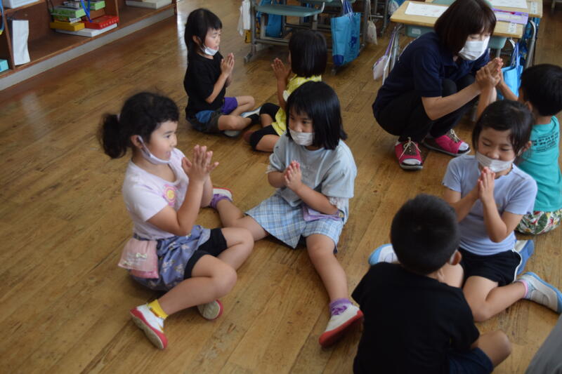 ふれあい遊びの様子