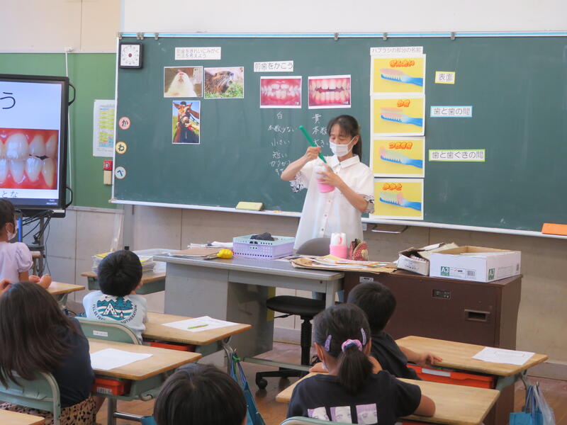 前歯の磨き方を考えよう