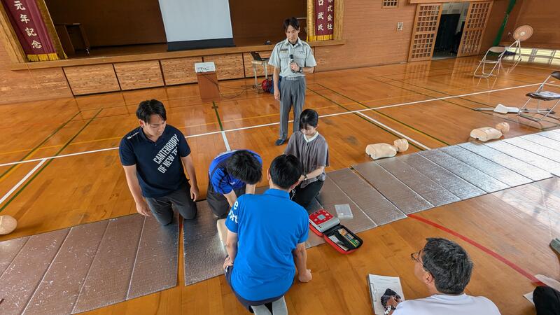 心肺蘇生法の実習の様子です