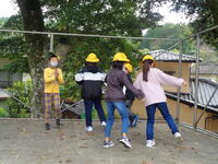 神社で餅つき踊りの練習をしたよ