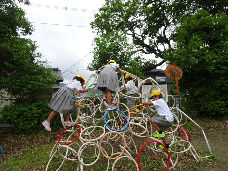 阿蘇神社では、遊具で遊びました。
