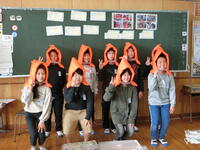 プレゼントを開く様子２