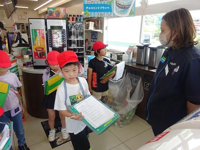 コンビニでインタビュー