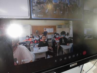 画面の向こうは海外