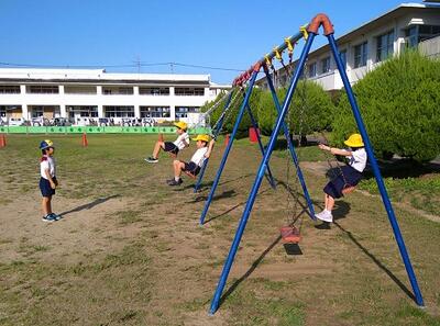 １年生はブランコが好き。