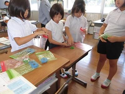 1袋に３つずつ分けると（3年生）