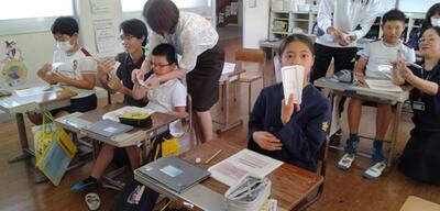 お札を楽しく数えました