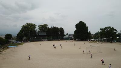 昼休みの運動場の様子