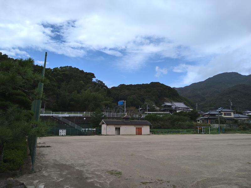 台風が過ぎ去った後の青空