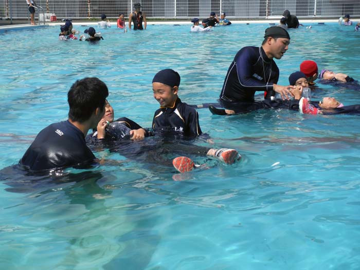 浮いて待て 浮いて待て