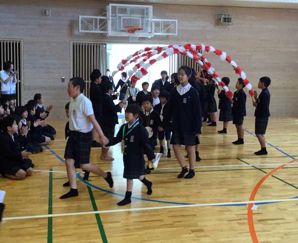 1年生を迎える会 1年生を迎える会